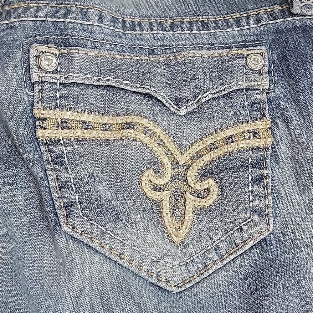 Rock Revival Vivian Crop Capril Denim Capri Jeans size 28 Super Cute Distressed